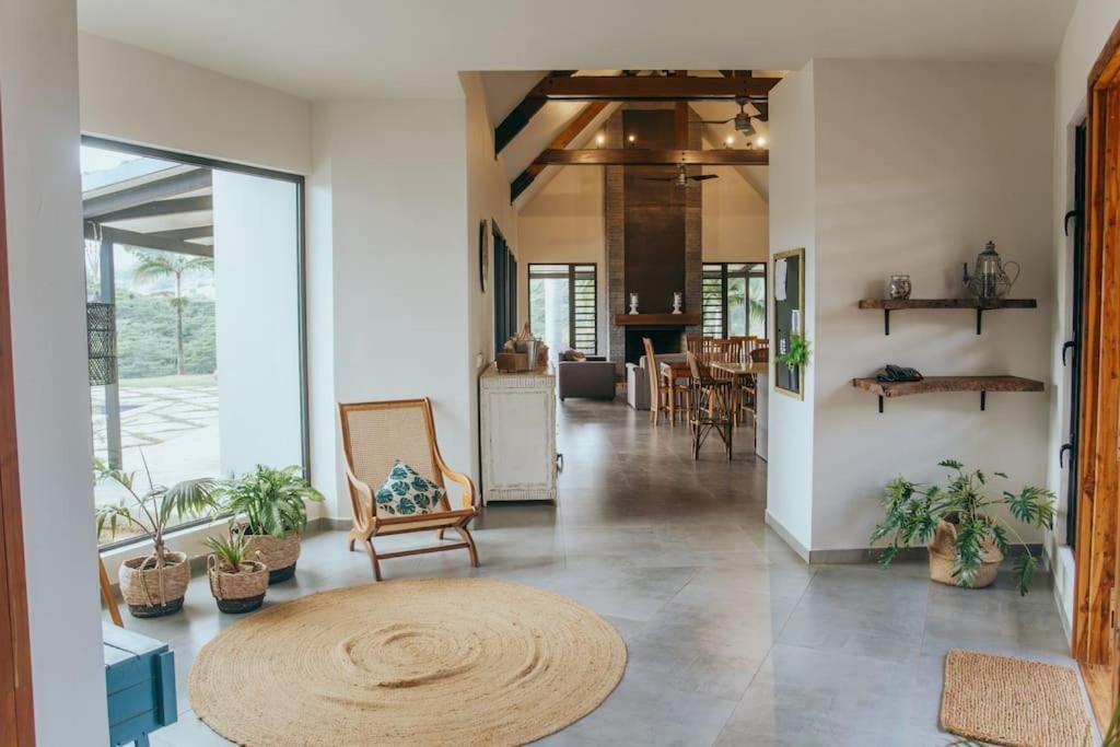 Villa Kamaya, شماريل المظهر الخارجي الصورة